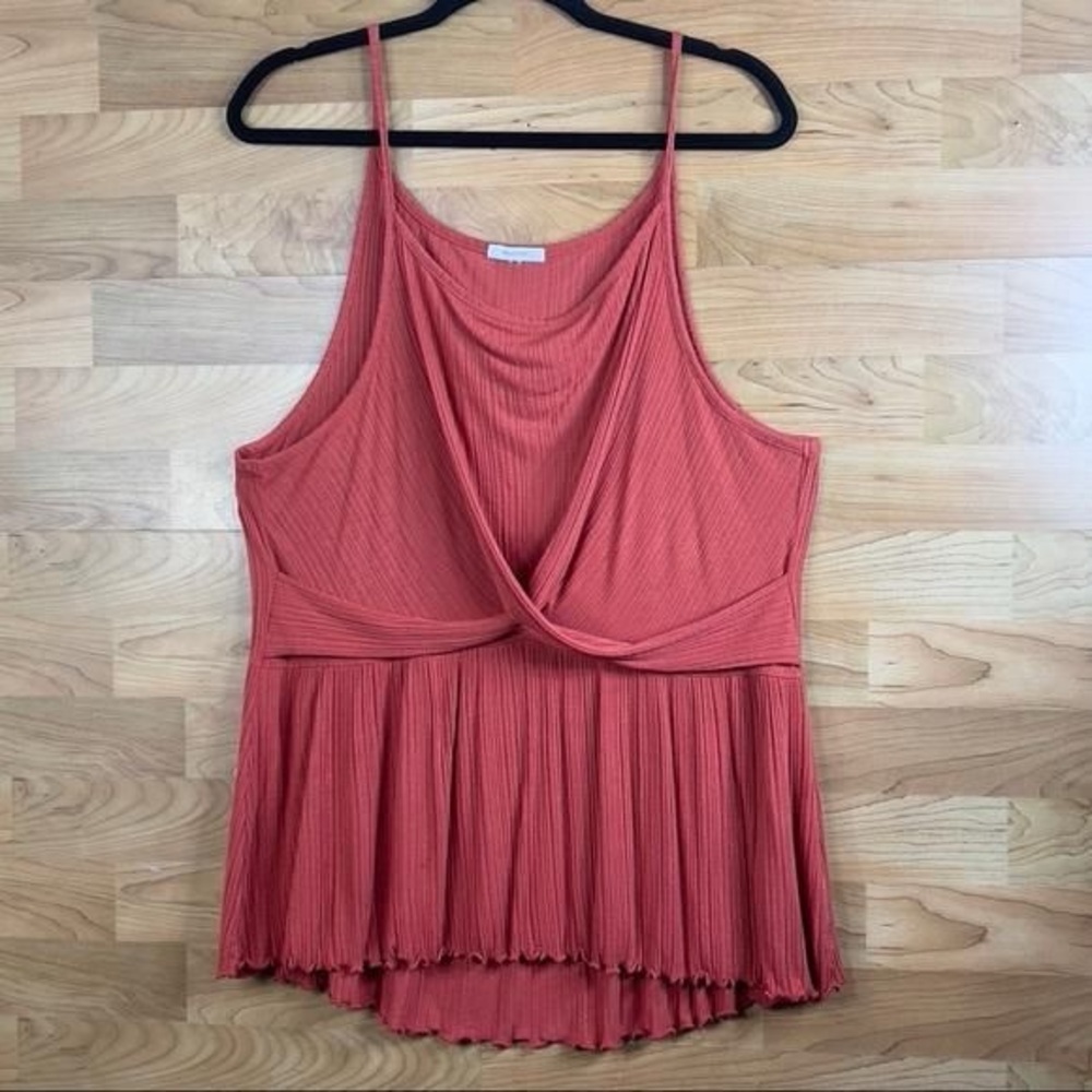 Maurices Front Cross Ribbed Halter Tank Size Large